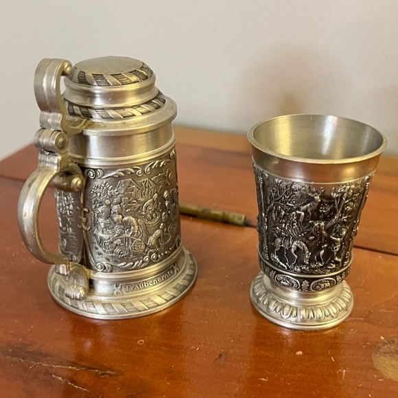 2 mini Pewter Beer Steins - Picture 2 of 9